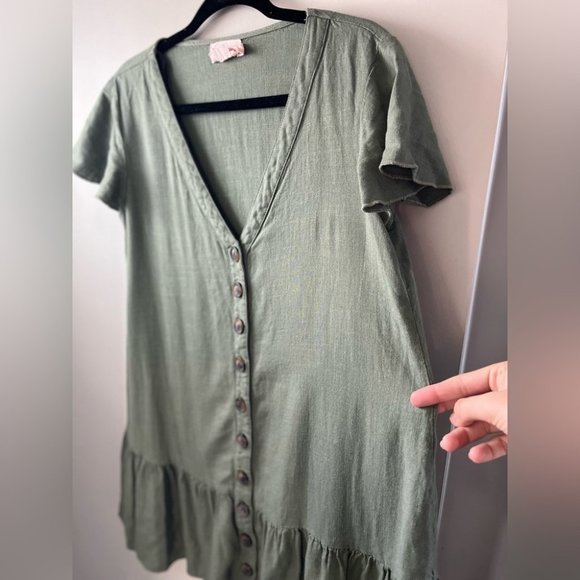 Showpo Women's Button Up V-Neck Ruffled Hem Casual T-Shirt Dress Size 6 - Picture 4 of 9